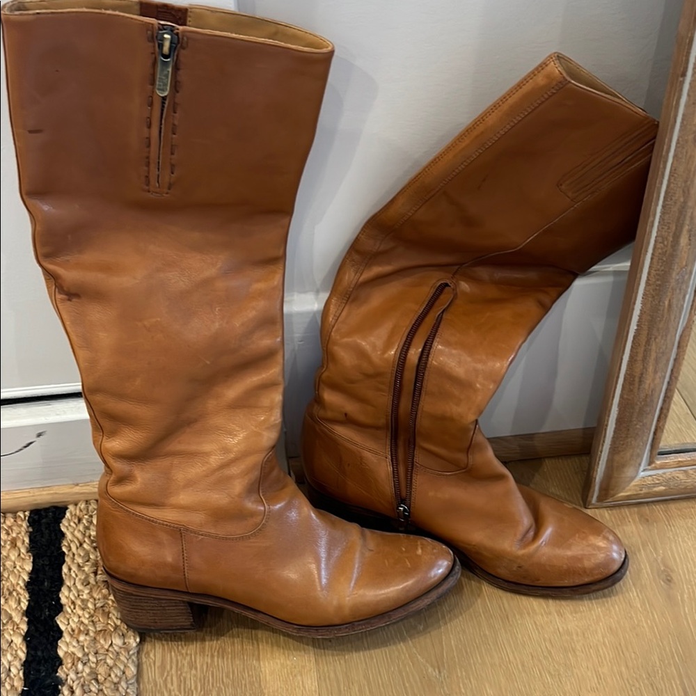 Sigerson Morrison Tan Heeled Boots with Classic Silhouette